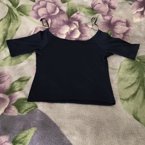 Beautiful Top by Cloud 8 - Picture 4 of 6